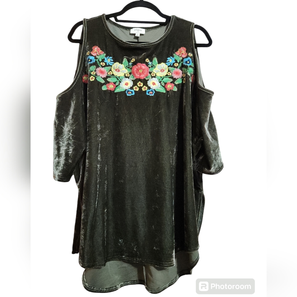 Umgee olive green velour embroidered stretchy cold shoulder top Large